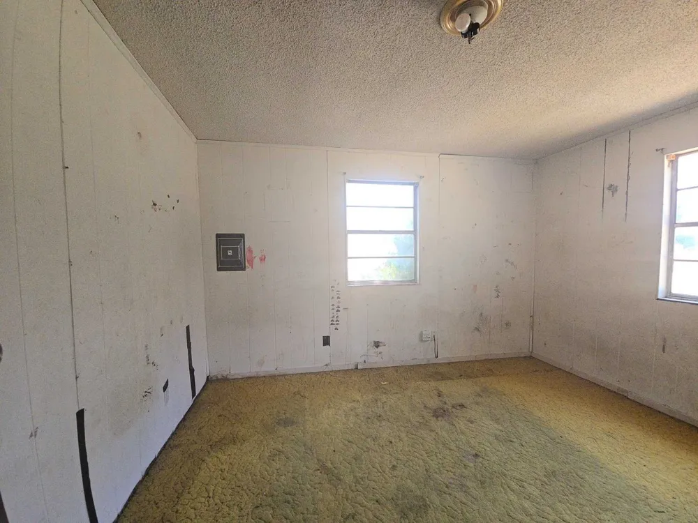 307 E Weaver Avenue Alvarado, TX 76009
