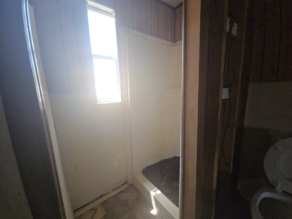 307 E Weaver Avenue Alvarado, TX 76009