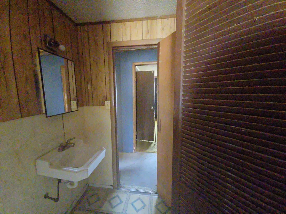 307 E Weaver Avenue Alvarado, TX 76009
