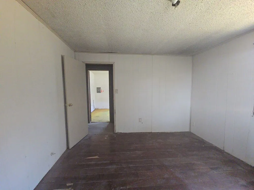 307 E Weaver Avenue Alvarado, TX 76009