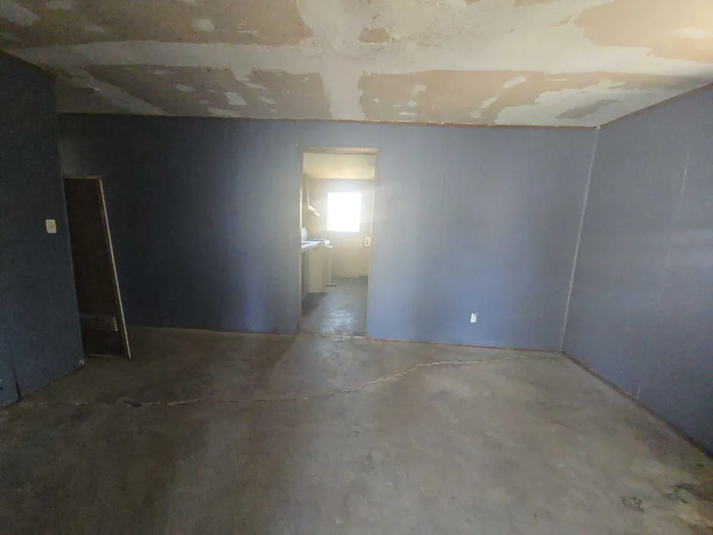 307 E Weaver Avenue Alvarado, TX 76009