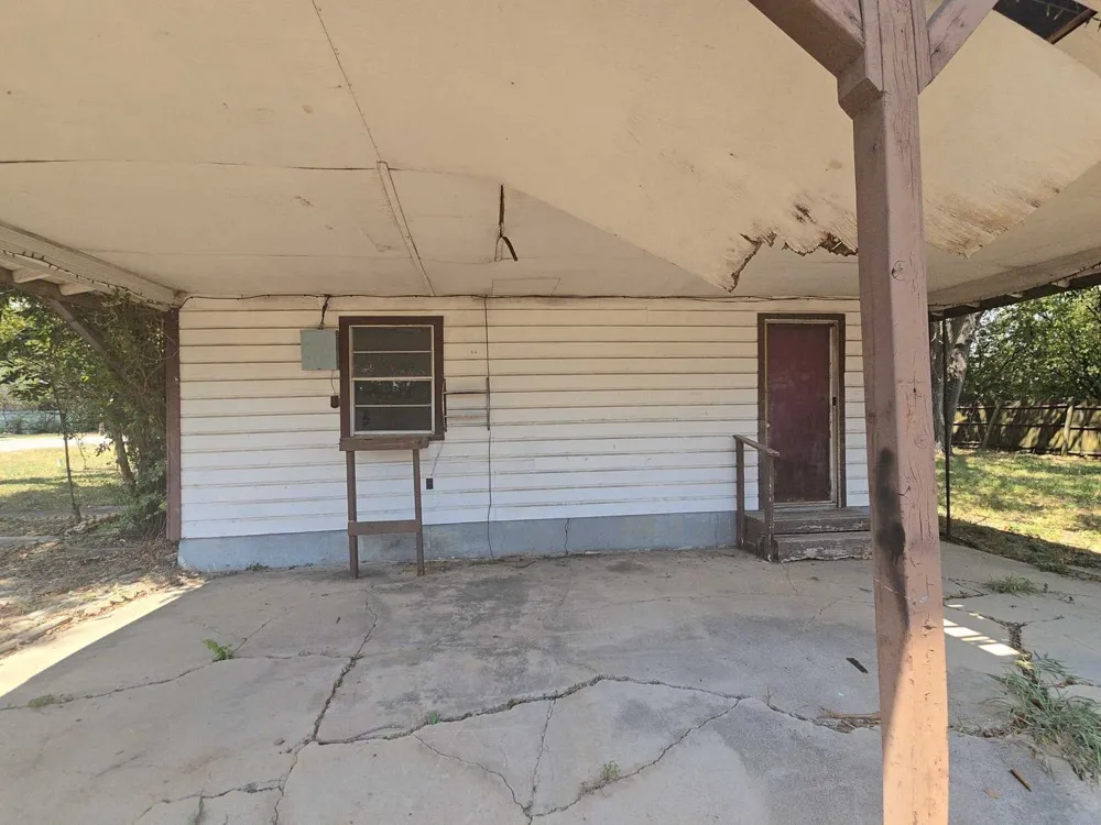 307 E Weaver Avenue Alvarado, TX 76009