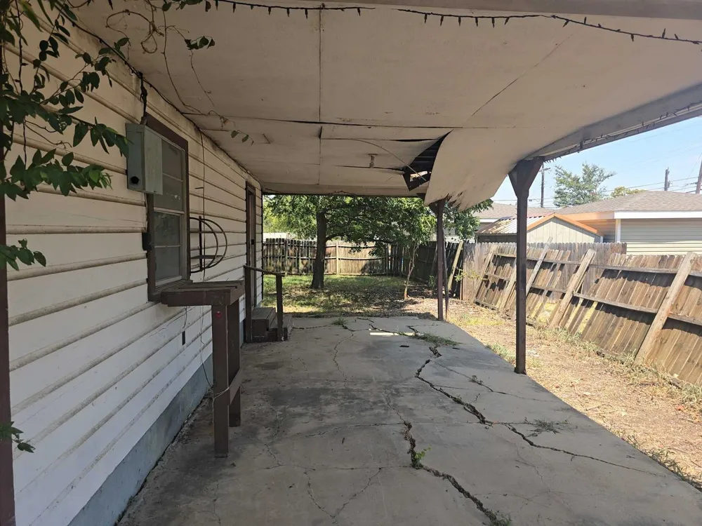 307 E Weaver Avenue Alvarado, TX 76009