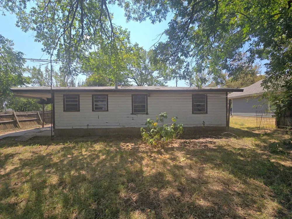 307 E Weaver Avenue Alvarado, TX 76009