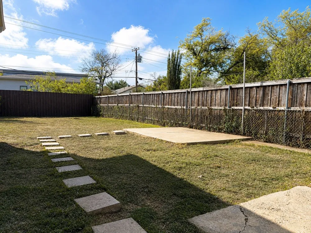 3860 Durango Drive Dallas, TX 75220