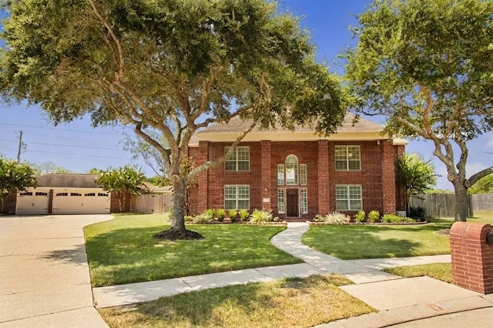 2913 Palmer Drive Friendswood, TX 77546