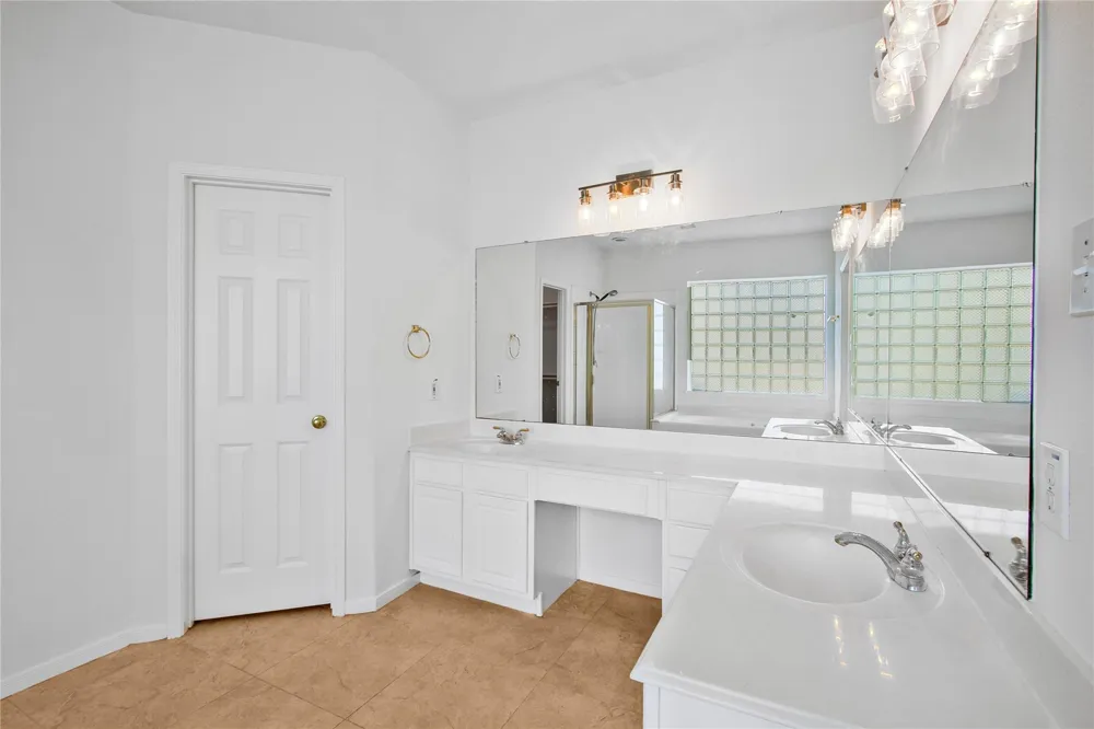 2913 Palmer Drive Friendswood, TX 77546