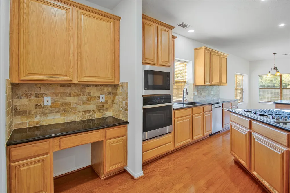 2913 Palmer Drive Friendswood, TX 77546