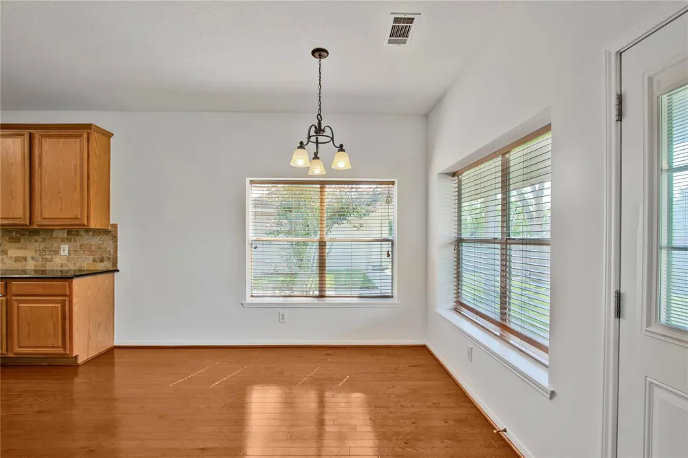 2913 Palmer Drive Friendswood, TX 77546
