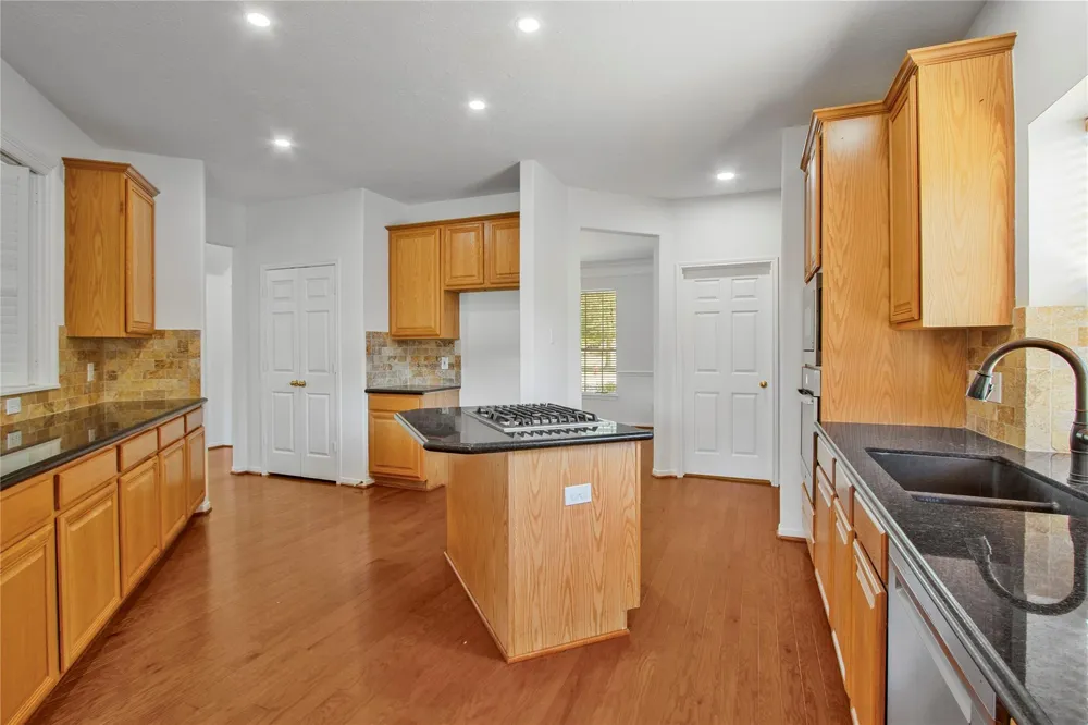 2913 Palmer Drive Friendswood, TX 77546