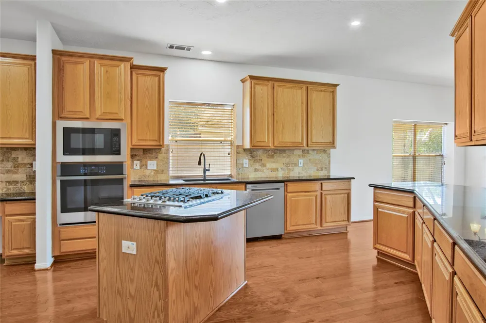 2913 Palmer Drive Friendswood, TX 77546