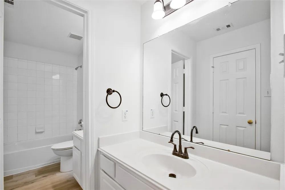 2913 Palmer Drive Friendswood, TX 77546