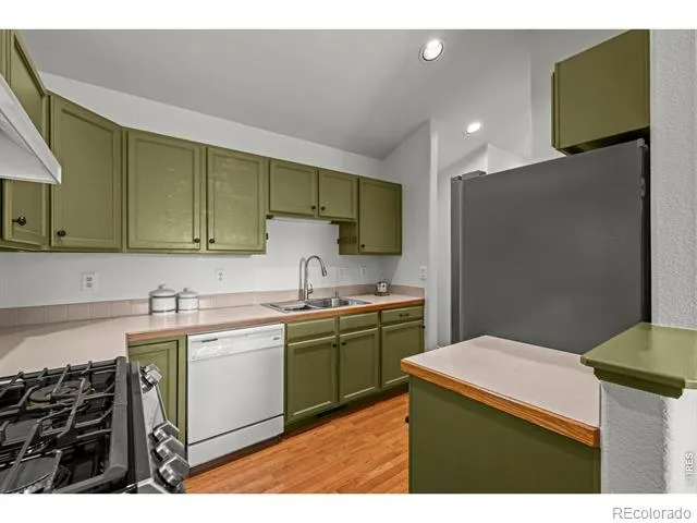 517 Ridgeview Drive Louisville, CO 80027