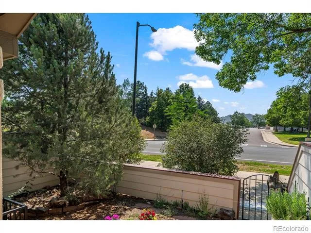 517 Ridgeview Drive Louisville, CO 80027