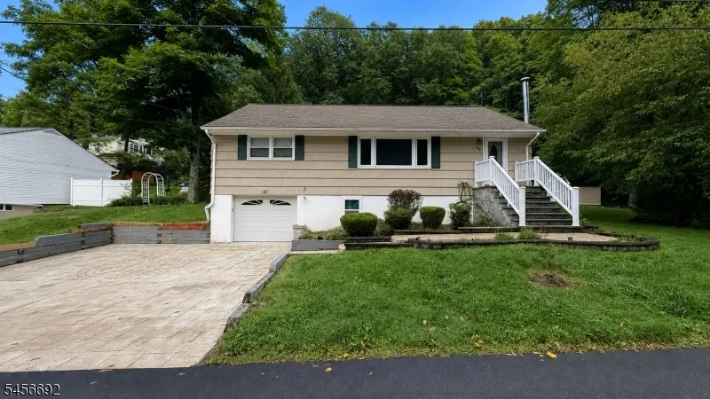 22 Old Creamery Rd Andover, NJ 07860