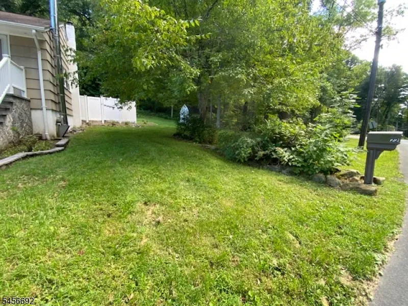 22 Old Creamery Rd Andover, NJ 07860