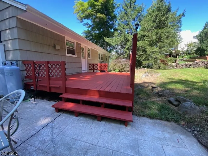 22 Old Creamery Rd Andover, NJ 07860