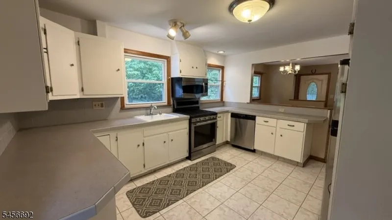 22 Old Creamery Rd Andover, NJ 07860
