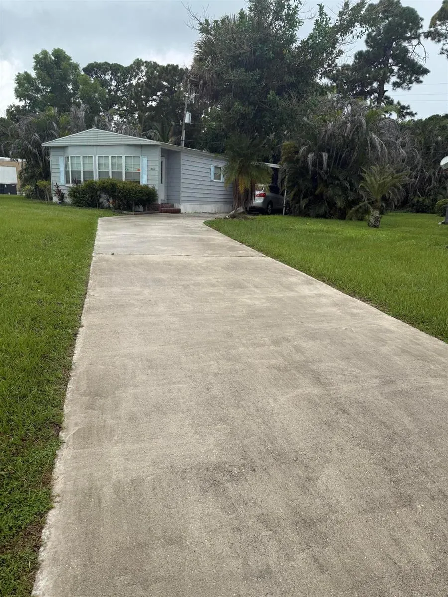 11 SE La Mesa Port St. Lucie, FL 34952