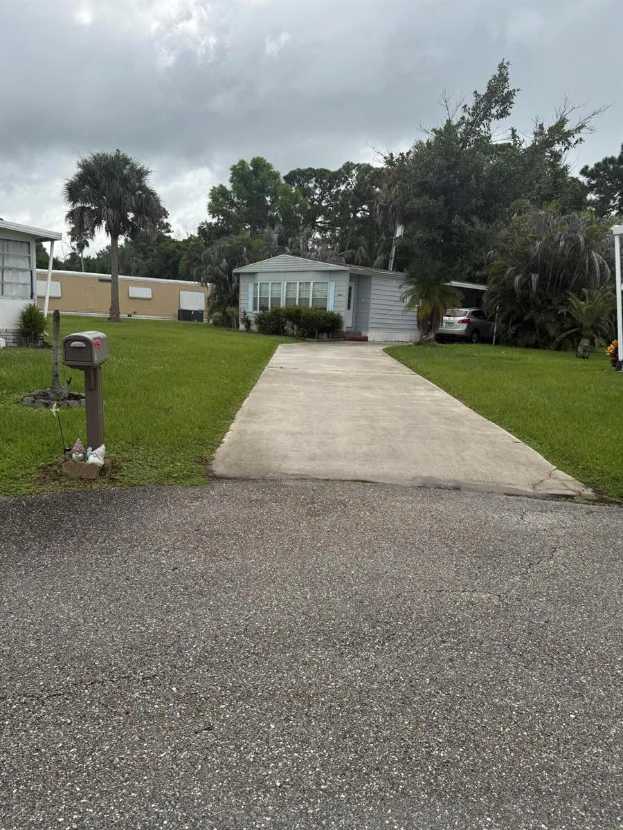 11 SE La Mesa Port St. Lucie, FL 34952