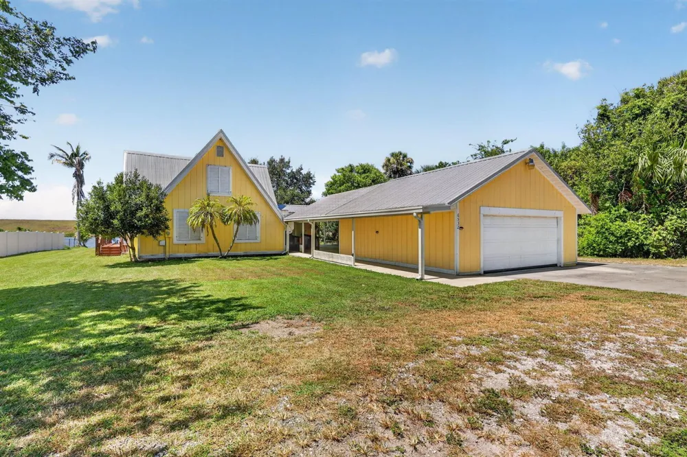 6532 US-441 Okeechobee, FL 34974
