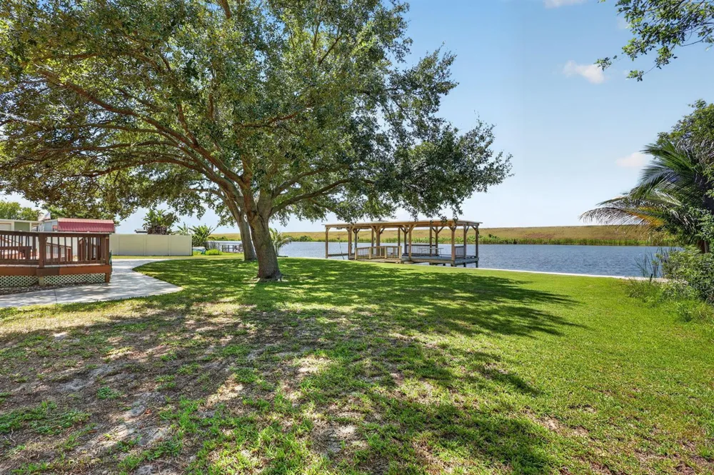6532 US-441 Okeechobee, FL 34974