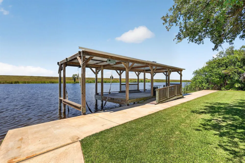 6532 US-441 Okeechobee, FL 34974