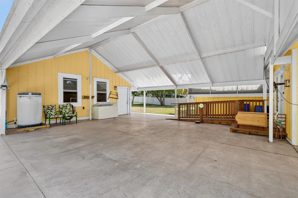 6532 US-441 Okeechobee, FL 34974