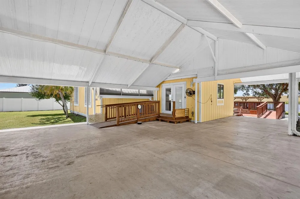 6532 US-441 Okeechobee, FL 34974