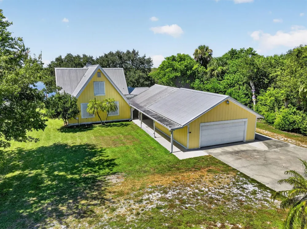6532 US-441 Okeechobee, FL 34974
