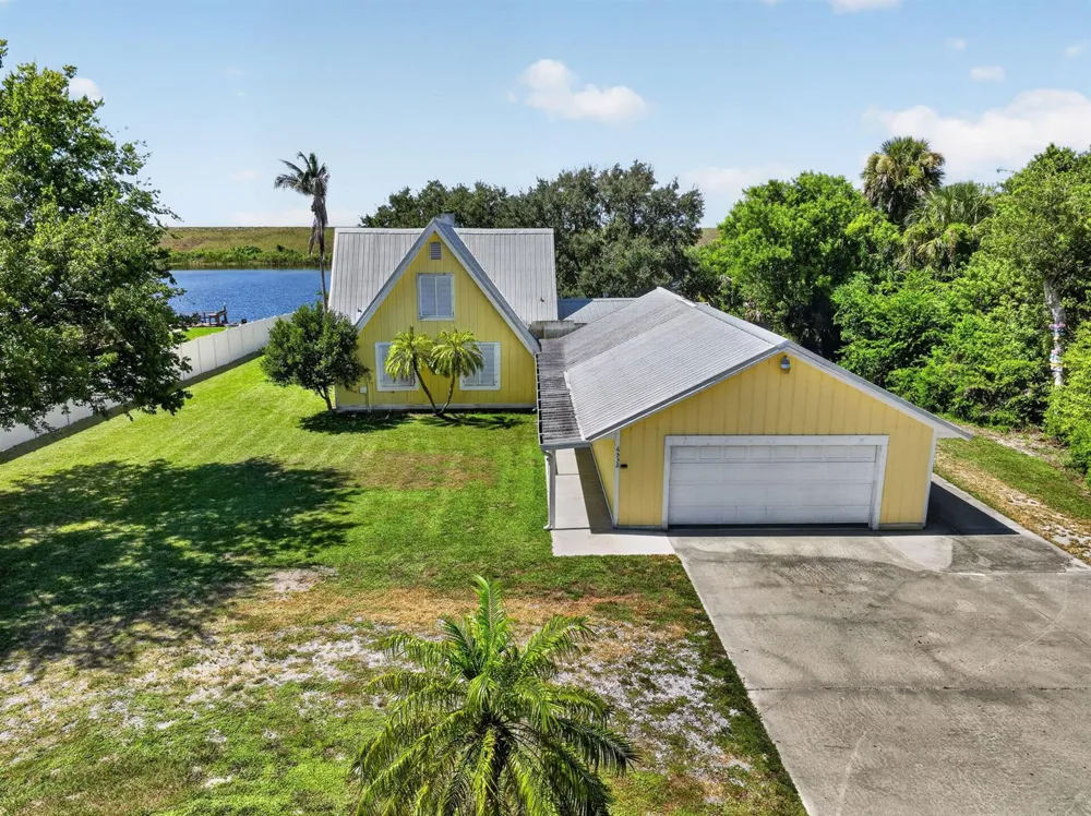 6532 US-441 Okeechobee, FL 34974