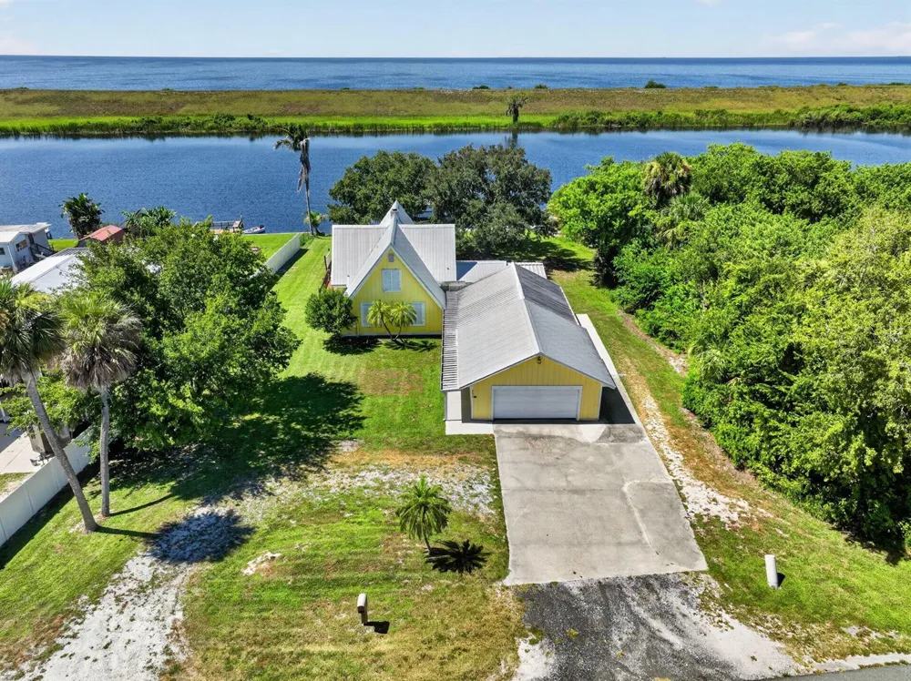 6532 US-441 Okeechobee, FL 34974