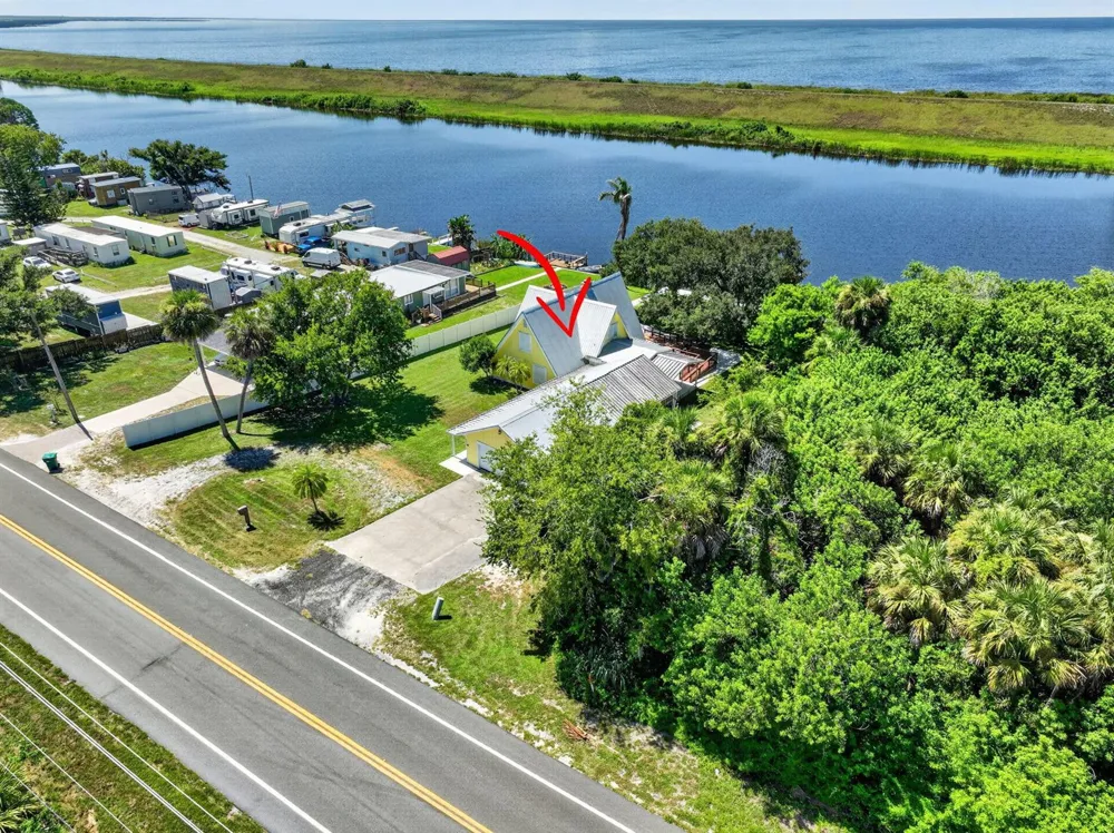 6532 US-441 Okeechobee, FL 34974