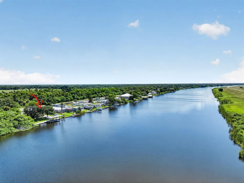 6532 US-441 Okeechobee, FL 34974