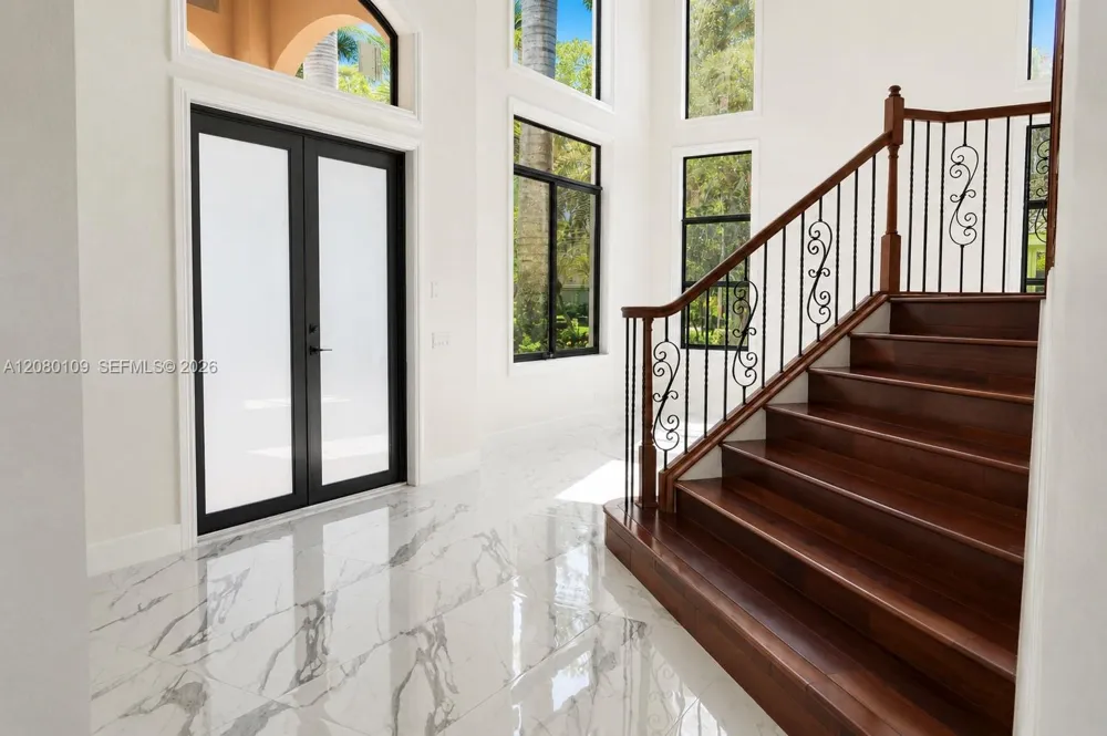 1672 Victoria Pointe Cir Weston, FL 33327