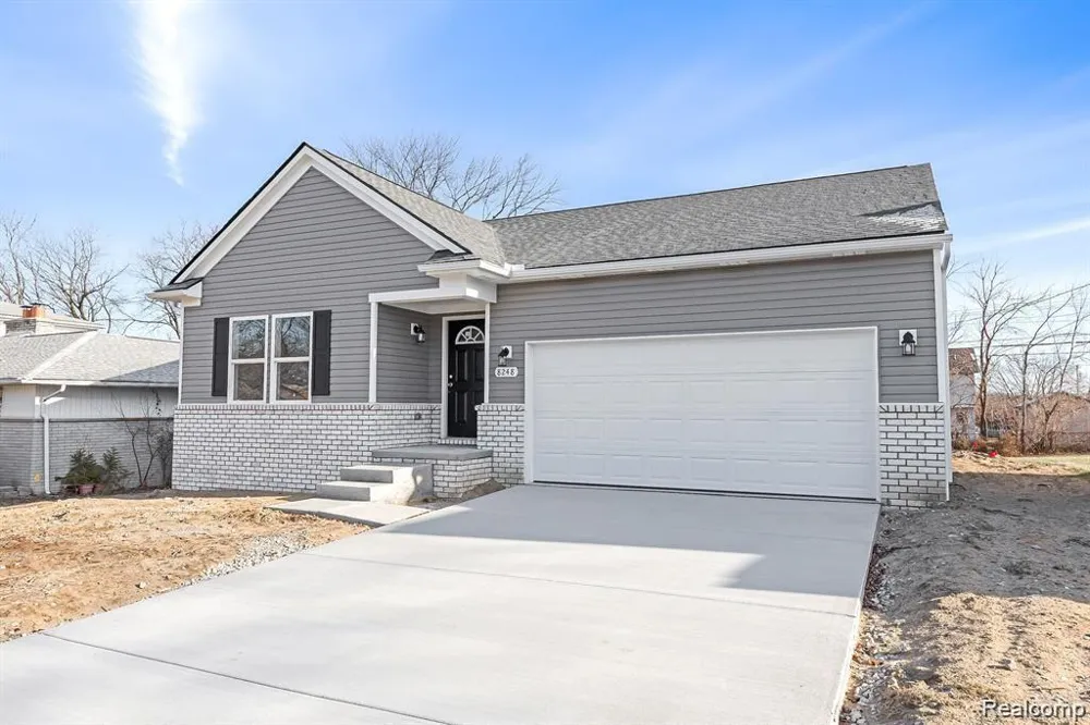 8248 HUGH STREET Westland City, MI 48185