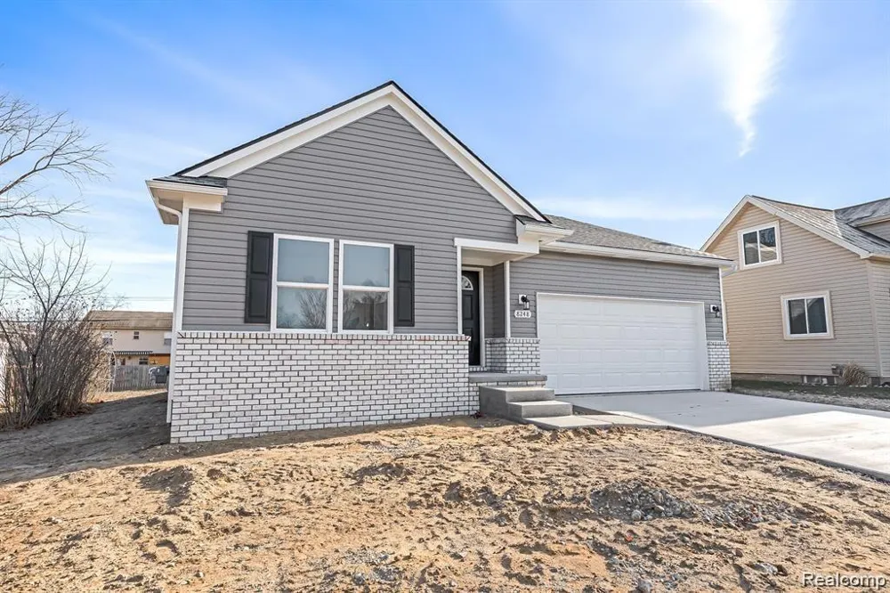 8248 HUGH STREET Westland City, MI 48185