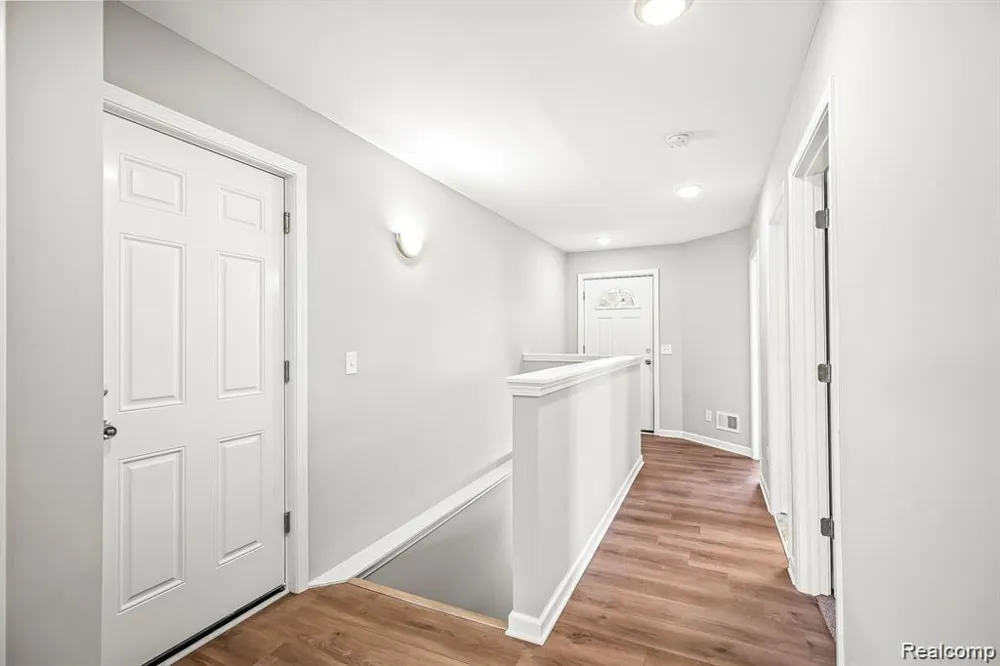 8248 HUGH STREET Westland City, MI 48185