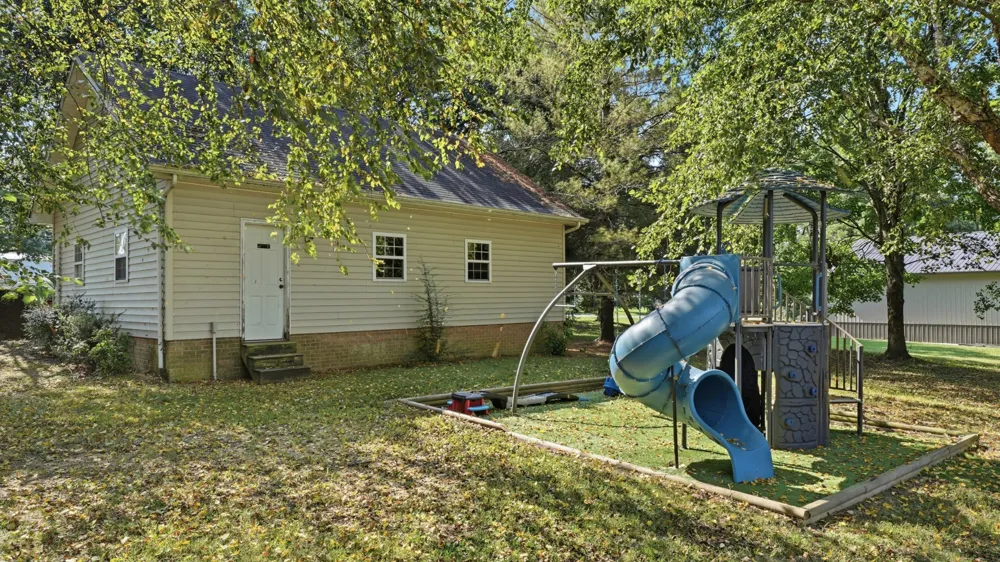180 Mortons Lake Rd Manchester, TN 37355