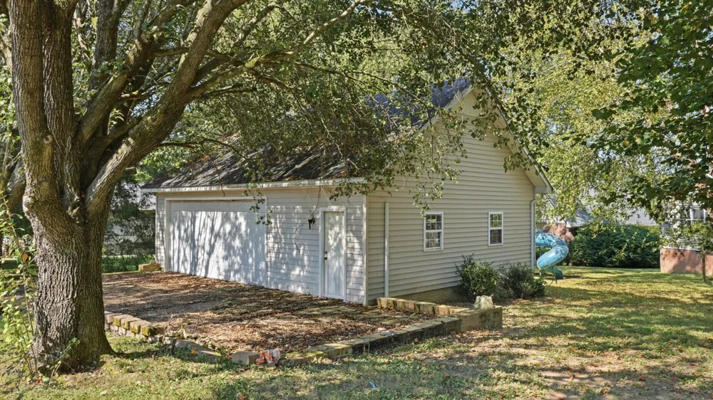 180 Mortons Lake Rd Manchester, TN 37355