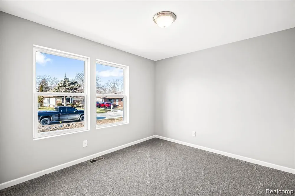 8248 HUGH STREET Westland City, MI 48185
