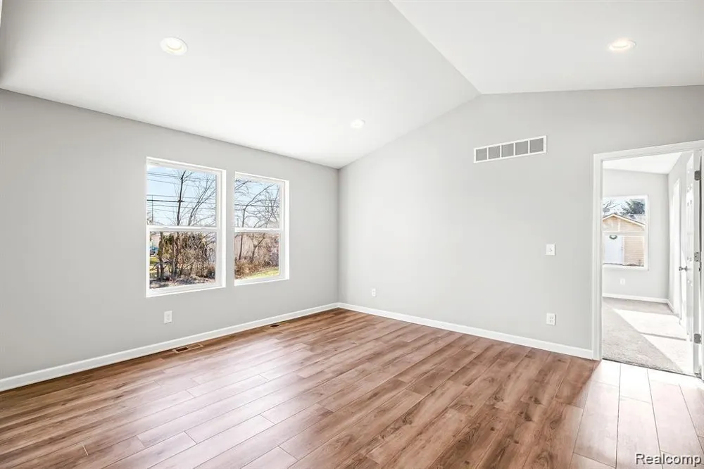 8248 HUGH STREET Westland City, MI 48185
