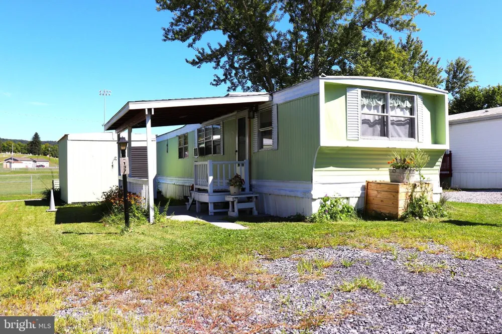137 SHOUPS BRANCH RD Saxton, PA 16678