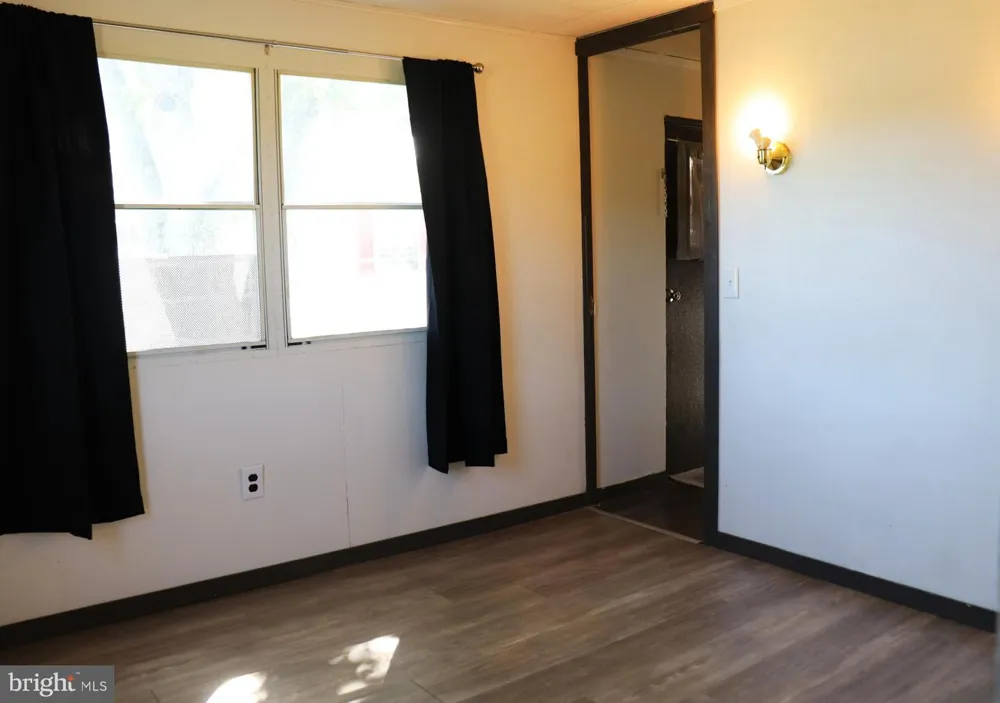 137 SHOUPS BRANCH RD Saxton, PA 16678