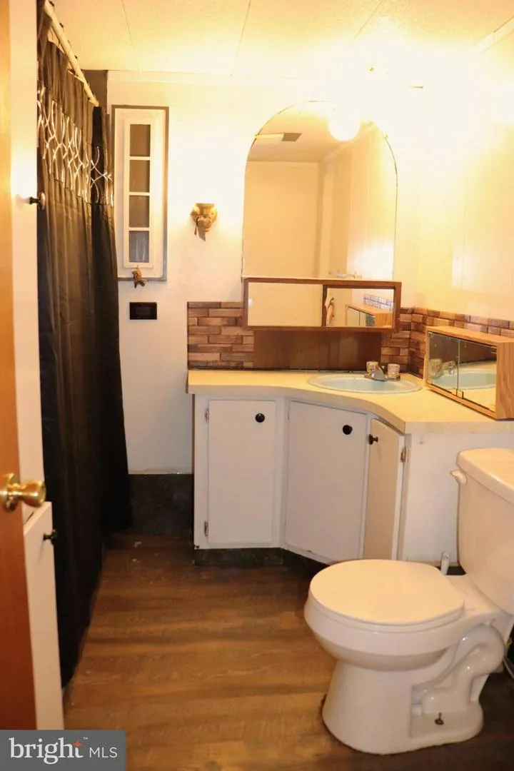 137 SHOUPS BRANCH RD Saxton, PA 16678