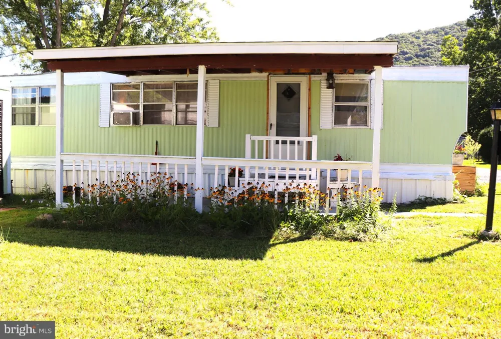 137 SHOUPS BRANCH RD Saxton, PA 16678