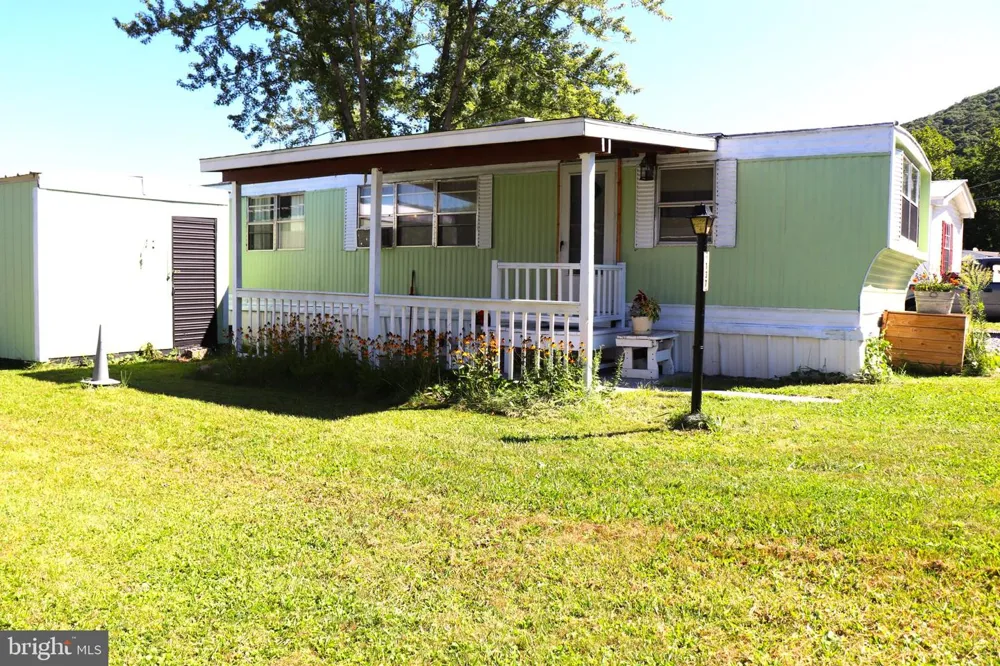 137 SHOUPS BRANCH RD Saxton, PA 16678