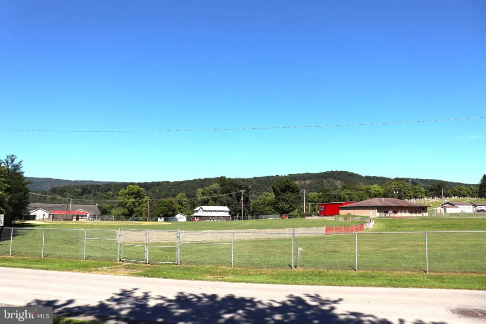 137 SHOUPS BRANCH RD Saxton, PA 16678
