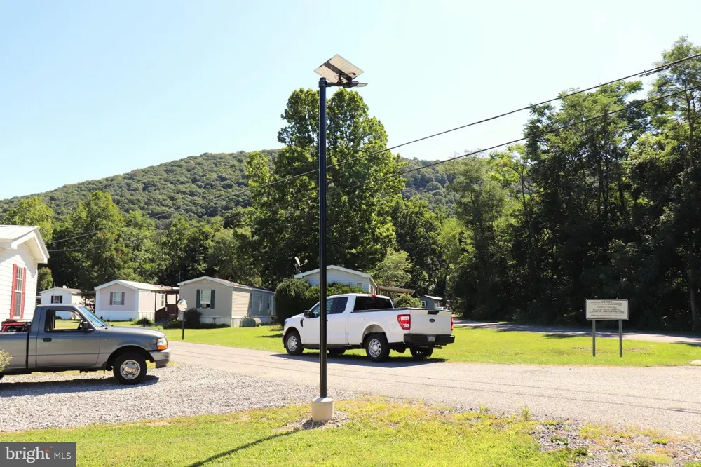 137 SHOUPS BRANCH RD Saxton, PA 16678