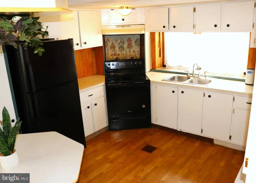 137 SHOUPS BRANCH RD Saxton, PA 16678